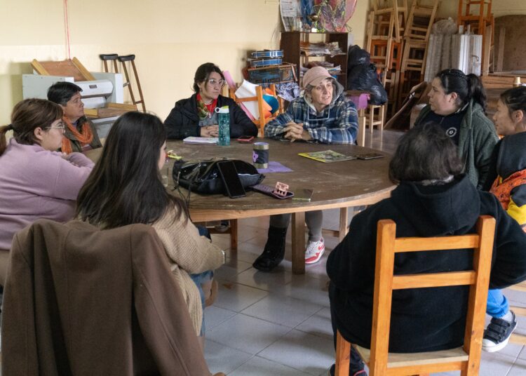 Dieron inicio las charlas barriales sobre tutoría responsable