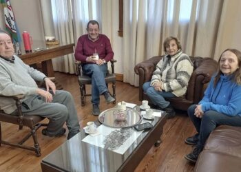 Reunión con representantes de la Asociación Popular de Cultura