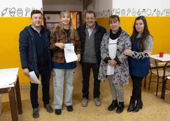 Visita a instituciones y entrega de ayudas económicas