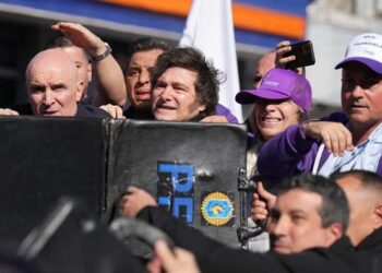 El Gobierno atribuye el ataque en Lomas de Zamora al kirchnerismo y profundiza la polarización electoral
