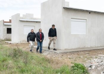 El Administrador del Instituto de la Vivienda supervisó los avances de las 35 nuevas casas