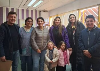 Entrega de subsidio al jardín de infantes N°902