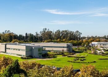 “La Austral” es la universidad número uno del país en el ranking mundial Times Higher Education 2026