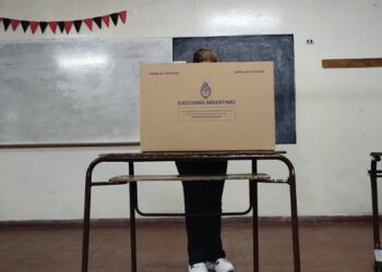 De septiembre a octubre: el peronismo bonaerense perdió más de 260 mil votos y Milei ganó casi 900 mil
