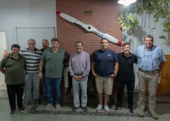 Cena de camaradería con integrantes de la comisión directiva del Aeroclub Benito Juárez