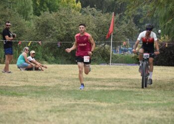 GRAN CANTIDAD DE DEPORTISTAS PARTICIPARON EN EL XVIII TRIATLÓN DEL PARAÍSO