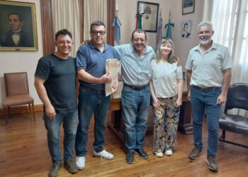 Reconocimiento al director de la Escuela Técnica N°1