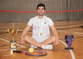 Blind Tennis, Gabriel Caparros entrena en el polideportivo