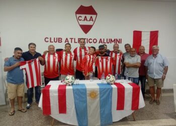 Alumni presentó su cuerpo técnico
