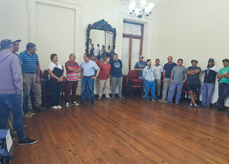El municipio hizo entrega de ropa a trabajadores municipales