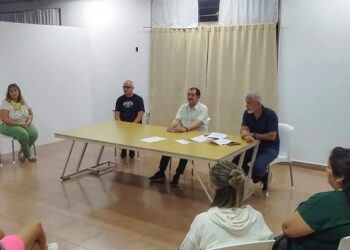 Acuerdo con familias de Barker para acompañar el traslado de estudiantes a la Escuela Técnica N°1