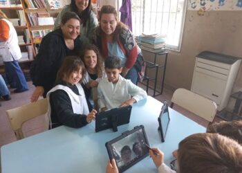 Se entregaron  siete tablets  en establecimientos educativos
