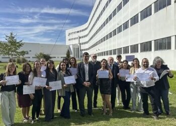 La directora de @bromatobjuarez se recibió de la Diplomatura en Administración de Centros de Zoonosis