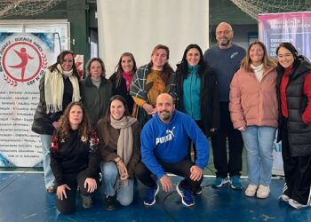 Charla en el CEF 50 dictada por la Inspectora de Educación Física Prof. Andrea Rojo y el Profesor Marcelo Rodriguez