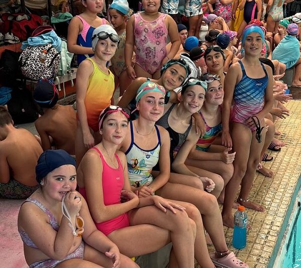La Escuela Municipal de Natación participó de un Encuentro en Tandil