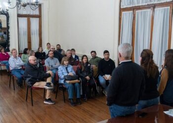 Reunión con instituciones educativas por pasantías no rentadas en el Municipio