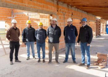 Funcionarios municipales recorrieron la obra de la nueva planta de la Cooperativa Agrícola Ganadera