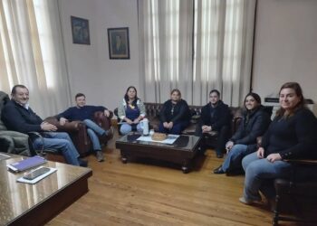 Reunión con integrantes de la Asociación Cooperadora de la Escuela N°6 de Estación López