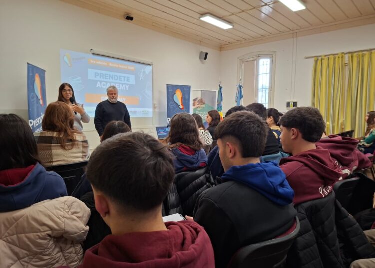 Prendete Academy 2026 | Estudiantes del distrito presentaron sus proyectos en el Demo Day