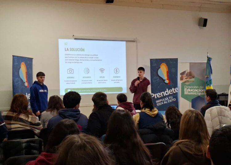 Prendete Academy 2026 | Estudiantes del distrito presentaron sus proyectos en el Demo Day
