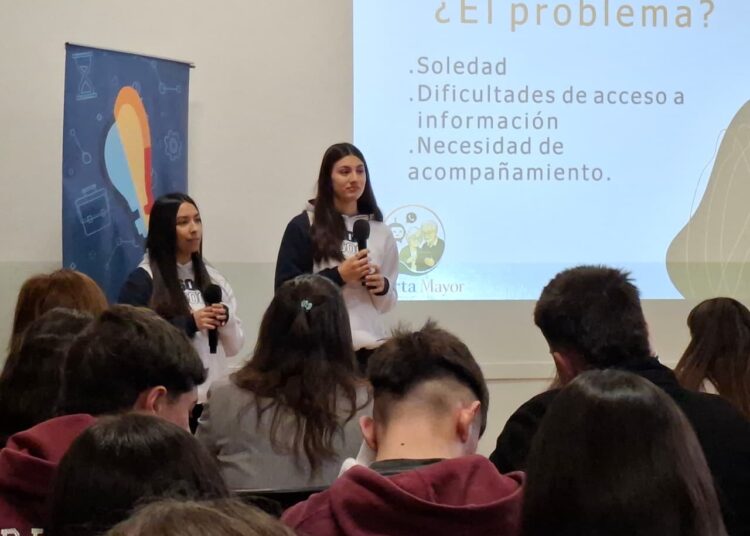 Prendete Academy 2026 | Estudiantes del distrito presentaron sus proyectos en el Demo Day