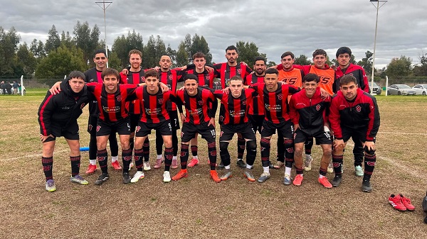 Juarense ganó en Ayacucho por 1 a 0 con un gol olímpico de Riganti